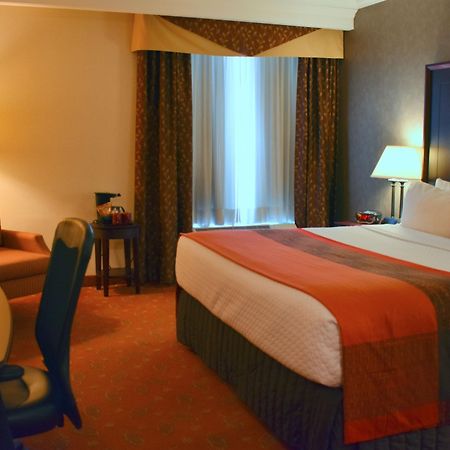 Hamilton Plaza Hotel And Conference Centre 외부 사진