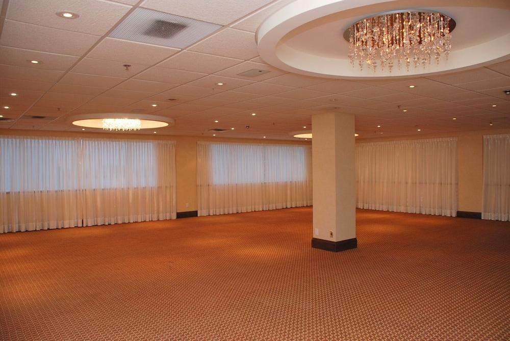 Hamilton Plaza Hotel And Conference Centre 외부 사진